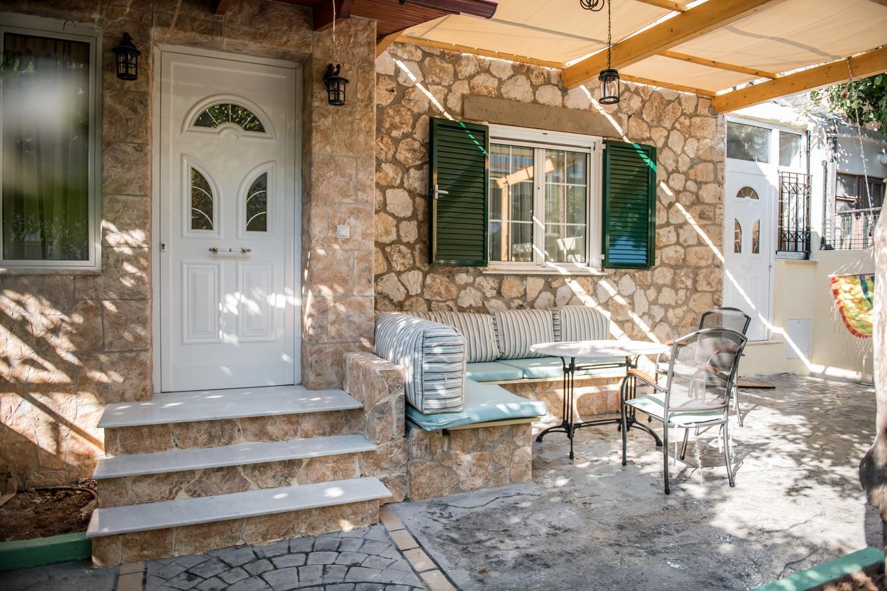 Traditional Thiseio Home Atene Esterno foto