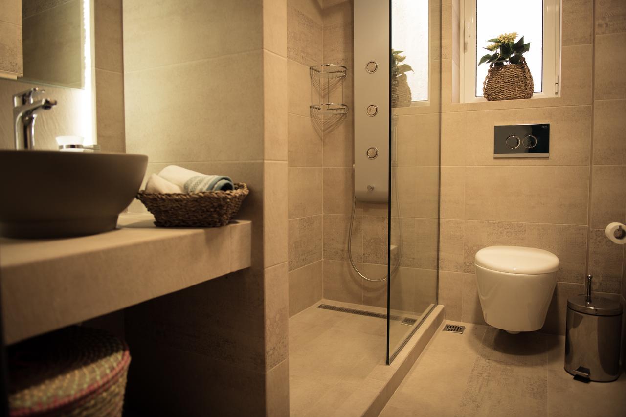 Traditional Thiseio Home Atene Esterno foto